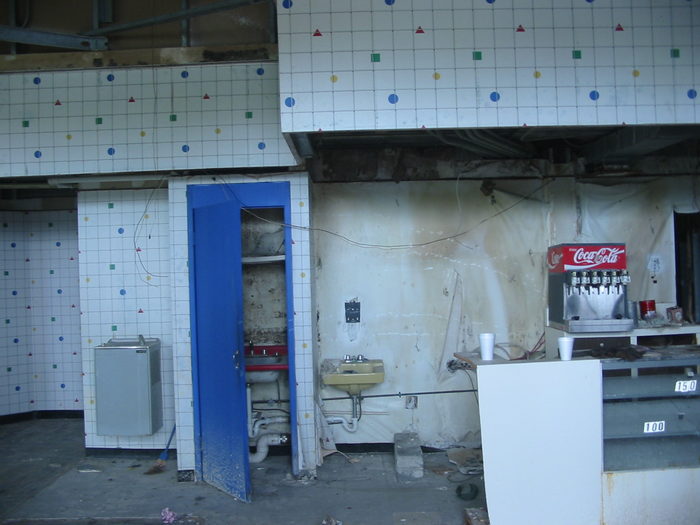 Union Lake Twin Cinemas - May 2002 Photo (newer photo)